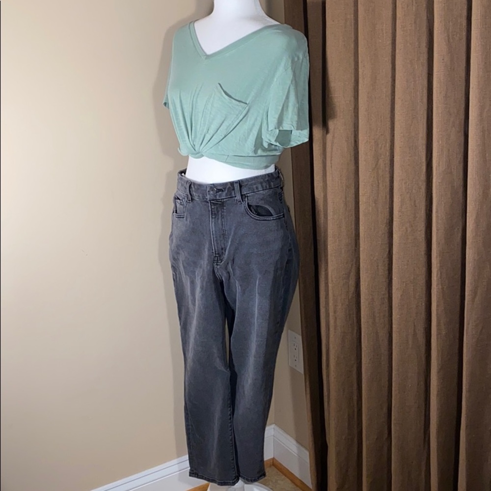 AE Curvy Black Mom Jeans